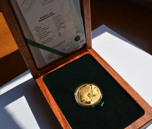 2008 Natura Launch Set Giants of Africa -The Elephant  1oz Gold coin