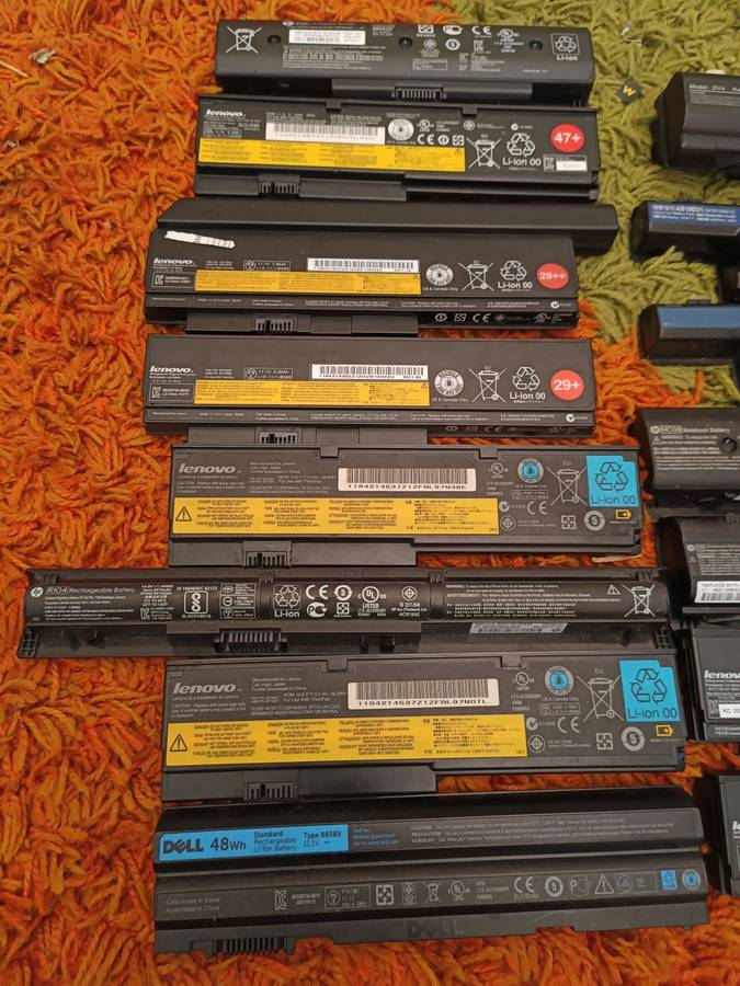 **CLEARANCE DEAL**LENOVO, DELL, HP 16 x LAPTOP BATTERIES -UNTESTED, SOLD AS IS -GRAB A BARGAIN@R599!