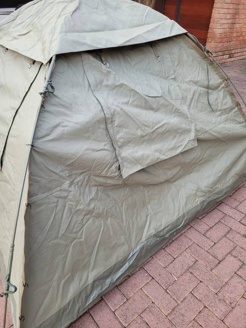 Dome Tent with high tensile spring steel frame