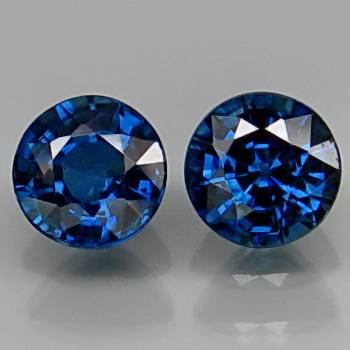 JUST JEWELS -  STUNNING BLUE SAPPHIRE PAIR ( 4.2mm - 0.90 TCt)