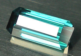 JUST JEWELS - GORGEOUS GREEN/BLUE  TOURMALINE (0.62 Ct)