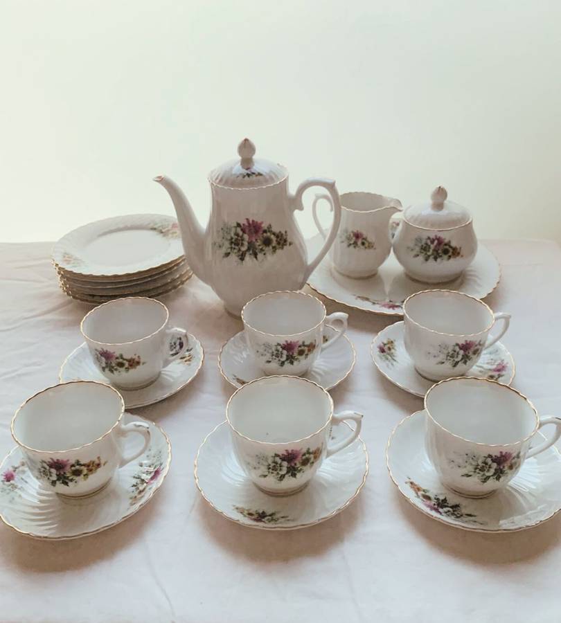 Rare Find Zhongguo Jie Pai Oriental Porcelain Tea Set - 24 Pieces, Oriental Blossoms Pattern