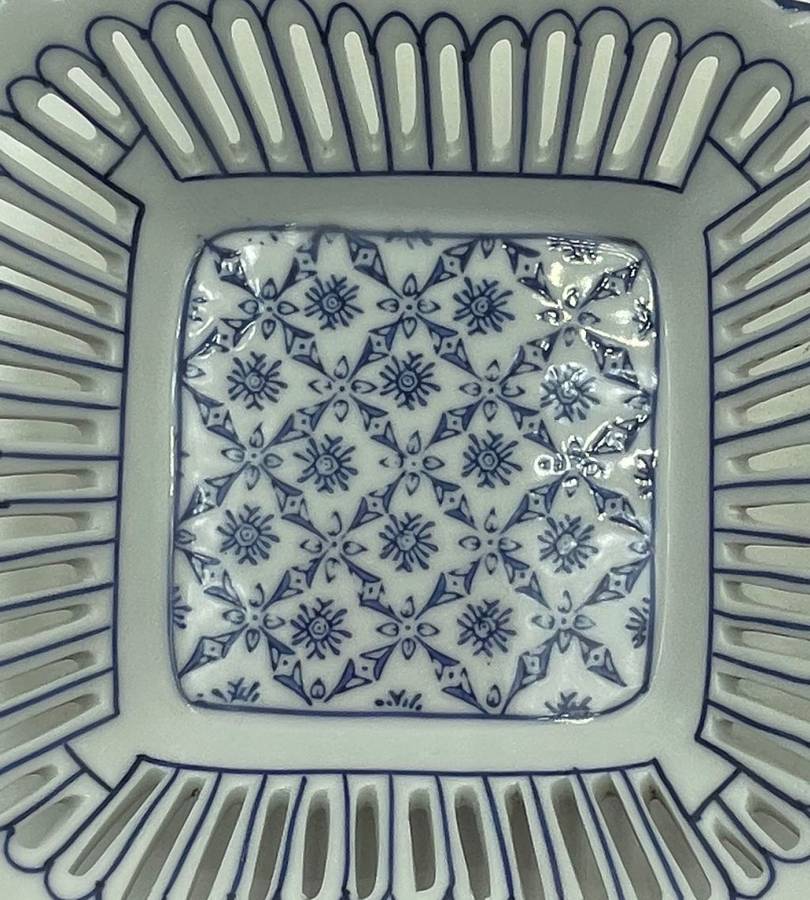 Blue and White Reticulated Ceramic Trinket Dish - Hand Decorated Flow Blue - 14.5cm