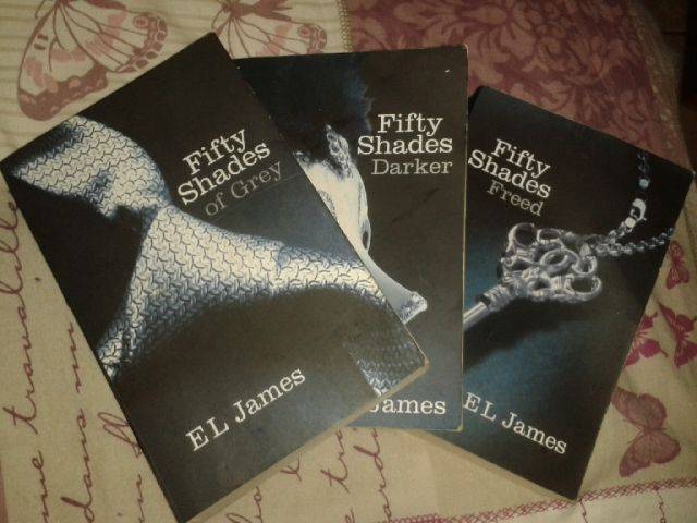 Fifty Shades Trilogy Bundle (FREE SHIPPING)