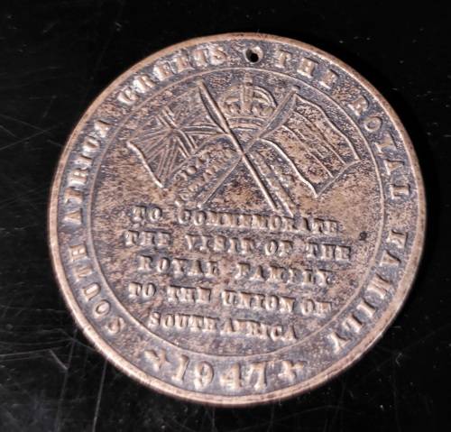 4 medalions of important events