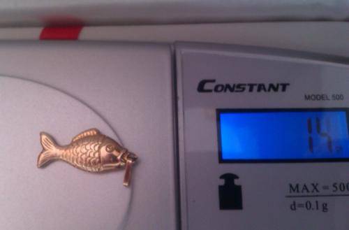 9CT GOLD FISH. SOLID GOLD HANDMADE DESIGNER JEWELLERY PIECE TO ADD TO YOUR CHARMS
