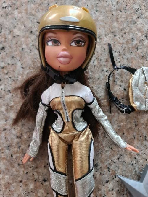 Bratz Yasmin Play Sportz Xtreme Skydiver Doll 2008