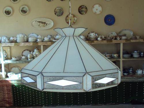 A MAGNIFICENT TIFFANY STYLE LIGHT FITTING