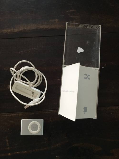 Old school Apple Ipod shuffle 2Gig