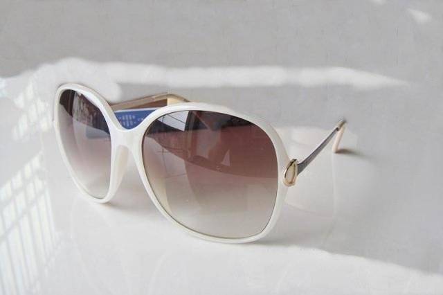 ladies GUCCI big window sunglasses wild ivory white.