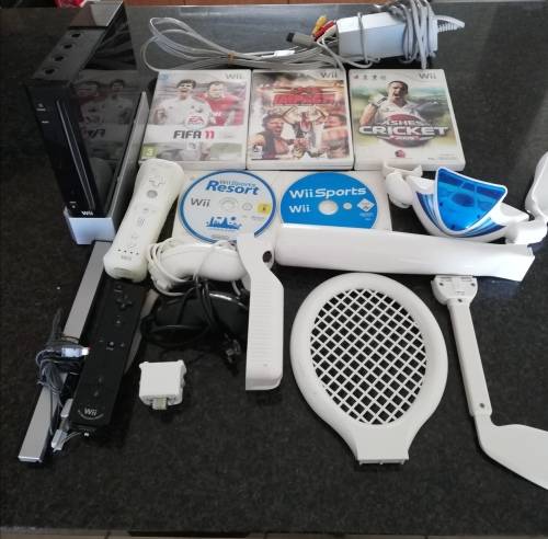 Wii console Black with x5 wii games (Sports) and lots of extras - Bargain Buy