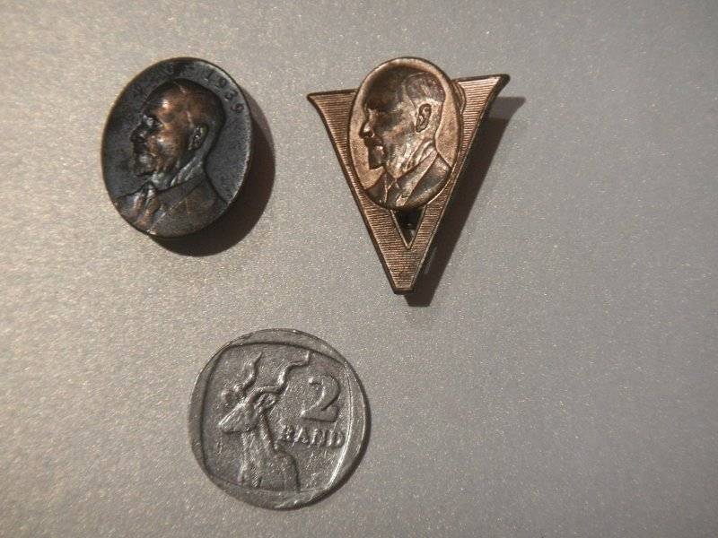 Jan Smuts badges