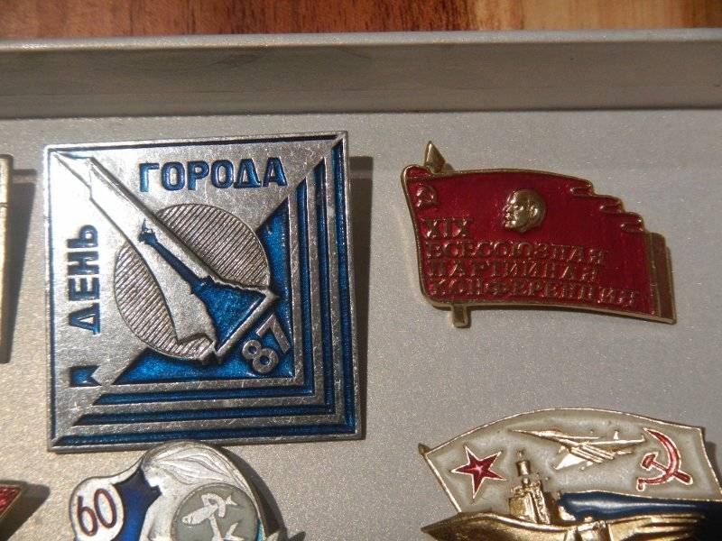 Soviet Russian badges - Lot 1