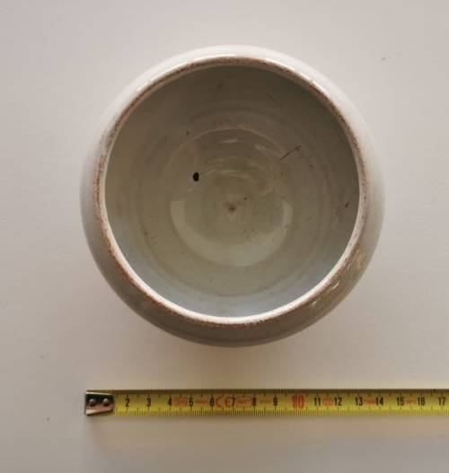 White Linnware bowl