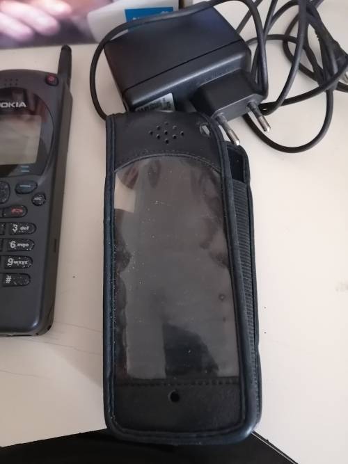 Nokia 2110 in Original Box with charger (Does Not Charge)