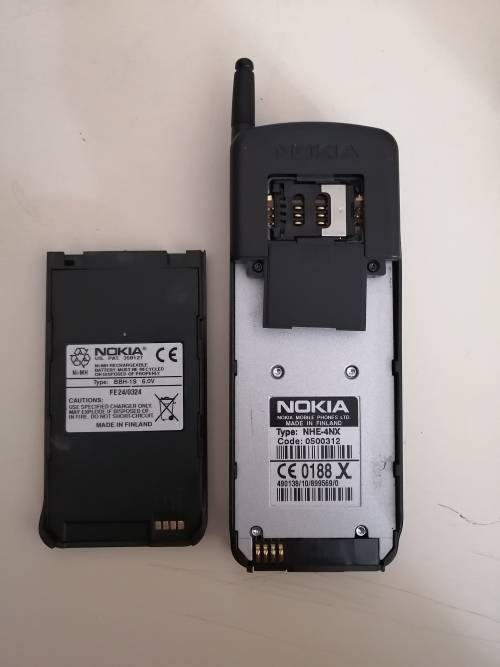 Nokia 2110 in Original Box with charger (Does Not Charge)