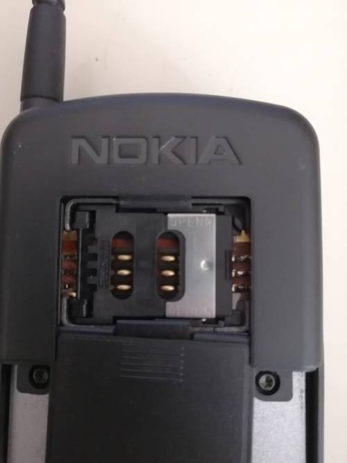 Nokia 2110 in Original Box with charger (Does Not Charge)