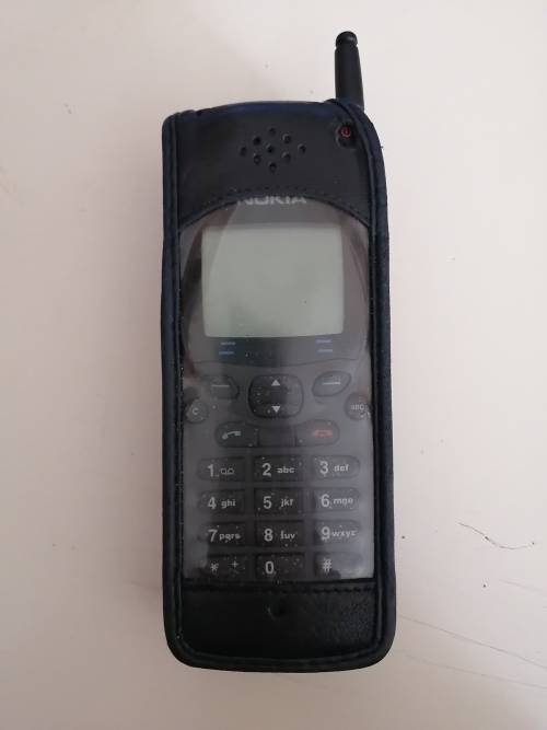 Nokia 2110 in Original Box with charger (Does Not Charge)