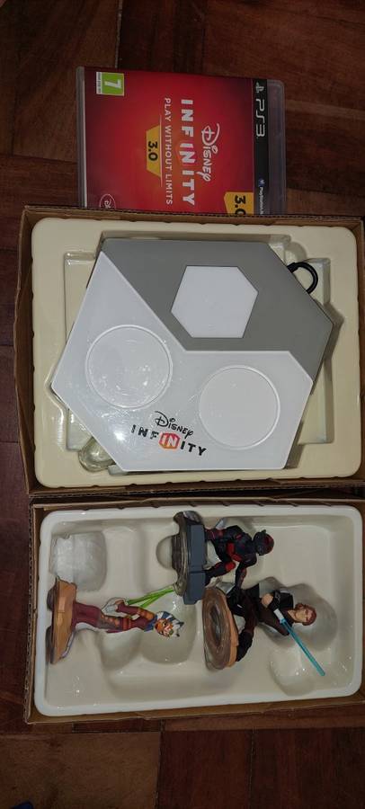 Disney infinity play without limits 3.0 Star Wars starter pack Playstation 3