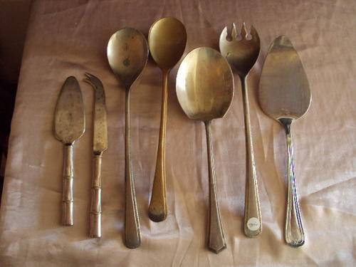 Lot of 8 pieces vintage cutlery