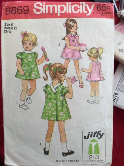 Sewing pattern Simplicity 8669, toddler`s back-wrap dress, size 6