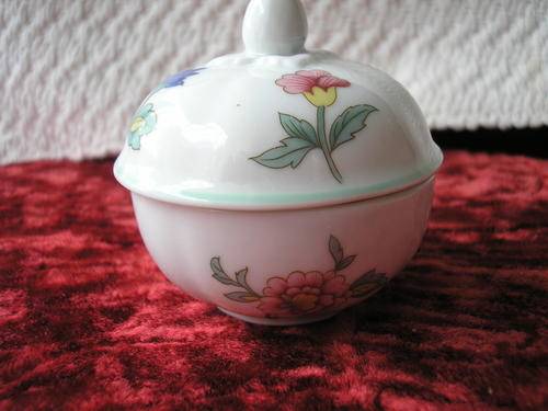 PORCELAIN BOWL WITH LID-HEINRICH W GERMANY.