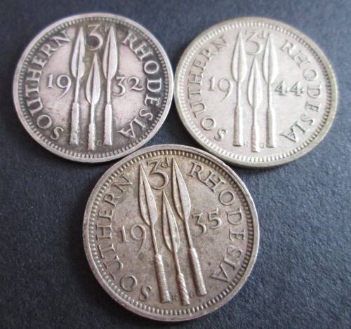 3d THREE PENCE 1932/1935/1944 SOUTHERN RHODESIA  (x3 COINS - LOT) SILVER