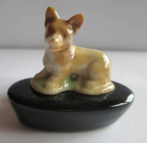 WADE CORGI ZOO LIGHTS CANDLE HOLDER CORGI FIRST WHIMSIES DERIVATIVES 1957-1962 (SEE DESCRIPTION)