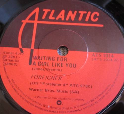 FOREIGNER - 1981 WAITING FOR A GIRL LIKE YOU/ I`M GONNA WIN (ATS 1014) 45 RPM RECORD - A3417