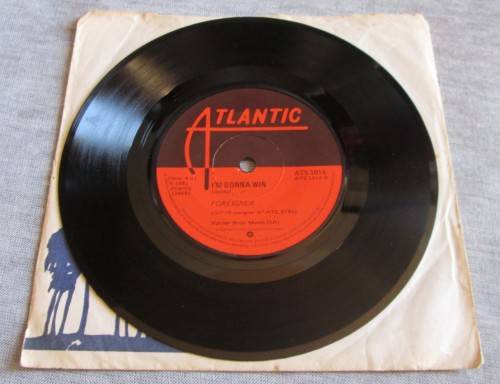 FOREIGNER - 1981 WAITING FOR A GIRL LIKE YOU/ I`M GONNA WIN (ATS 1014) 45 RPM RECORD - A3417