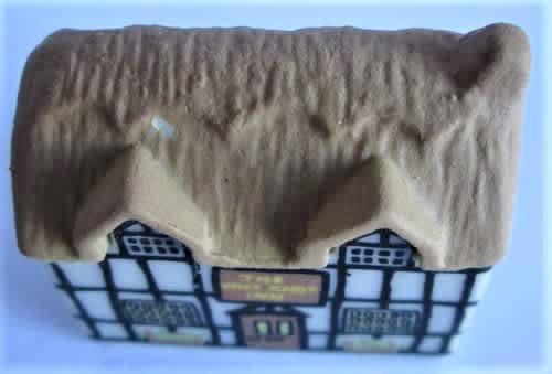 WADE WHY KNOTT INN WHIMSEY-ON-WHY SET ONE 1980-1981 (SEE DESCRIPTION)