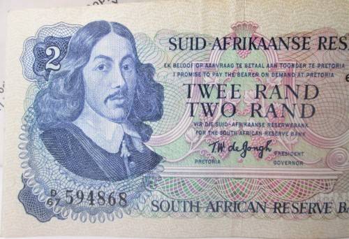TWO RAND REPUBLIC OF SOUTH AFRICAN RESERVE BANK SERIAL No D67 594868 BANKNOTE - RAKN/107