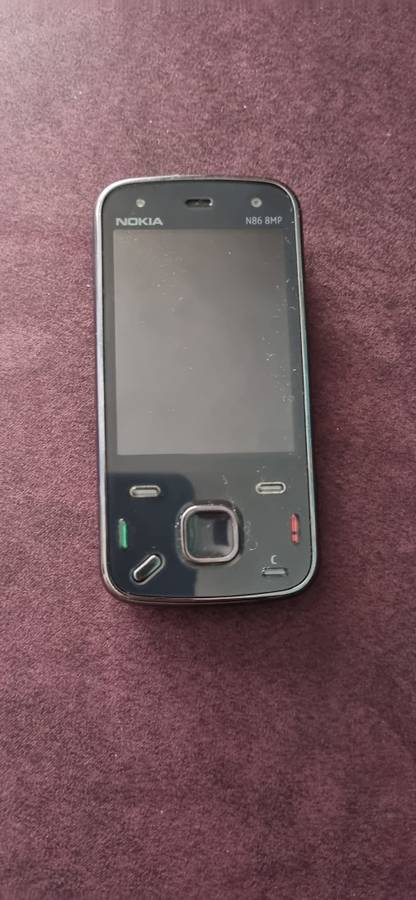 Nokia N95. Phone works. needs new battery