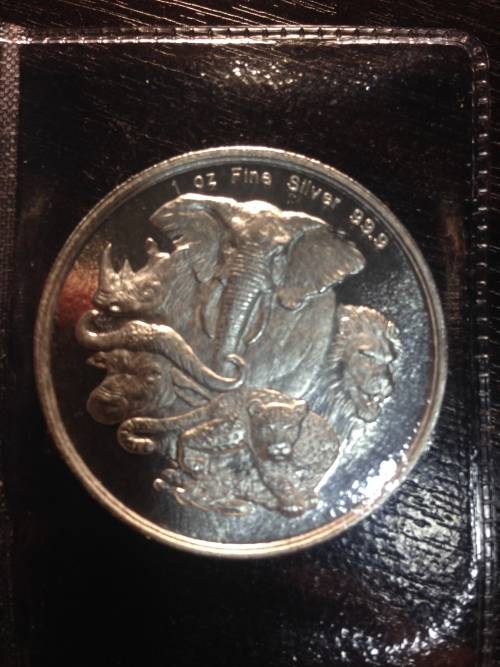 #  BIG 5  LION   #   1oz  999.9%  #   PURE SOLID SILVER  ROUND    CERTIFIED