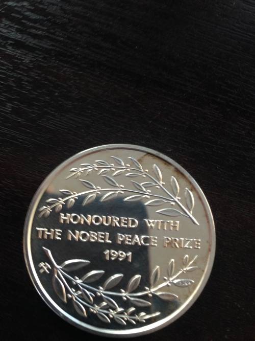 RARE  1991  NOBEL PEACE PRIZE    AUNG SAN SUU KYI  OF MYANMAR   1oz FINE SILVER