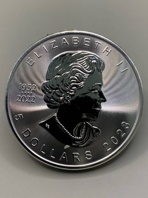 (  SPECIAL EDITION  )  2023    REIGN OF QUEEN ELIZABETH   MAPLE LEAF     DATE ENGRAVED  CAPSULED