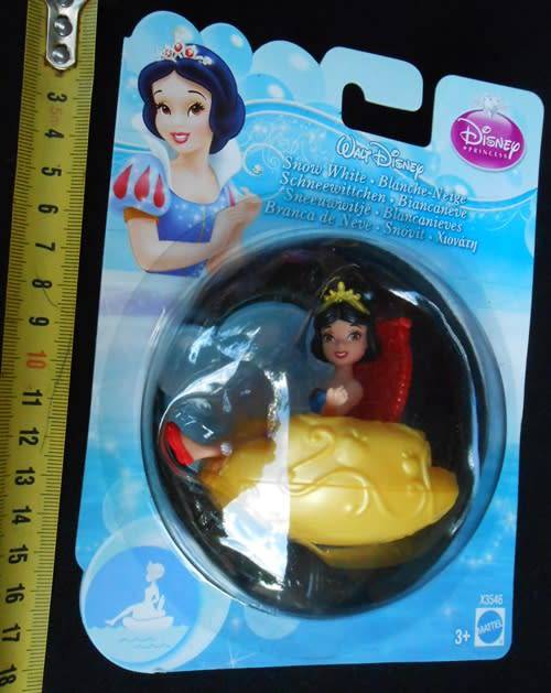 Collectible Disney Princess Faiytale Float with Snow White