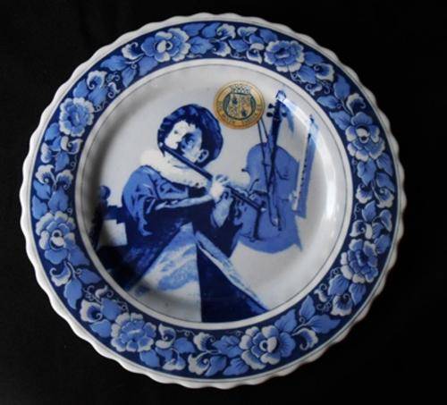 Special Limited Collectors Edition  The Flute Player Delft Plate.