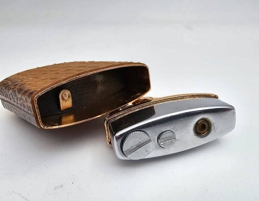 Vintage Penguin Music Lighter