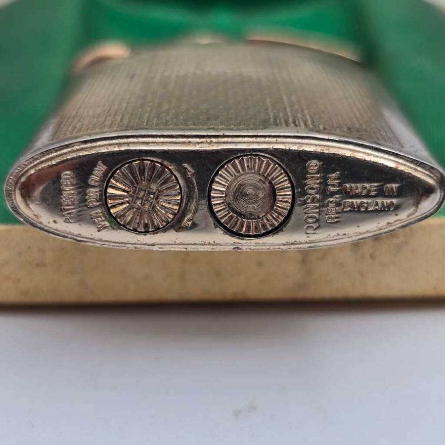 Vintage Ronson Varaflame Lighter