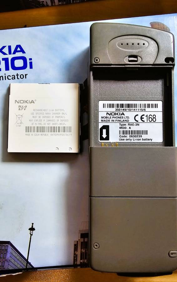 Nokia 9210i Communicator Cell phone 2003 vintage state of the art full keypad still in box-READ!!