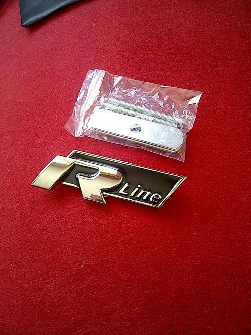 VW RLine/R Line Metal Grill Badge/emblem/decal incl. fitting accessories, R100