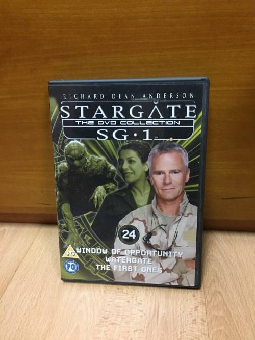 4 x DVDs STARGATE TV SHOW 12 episodes