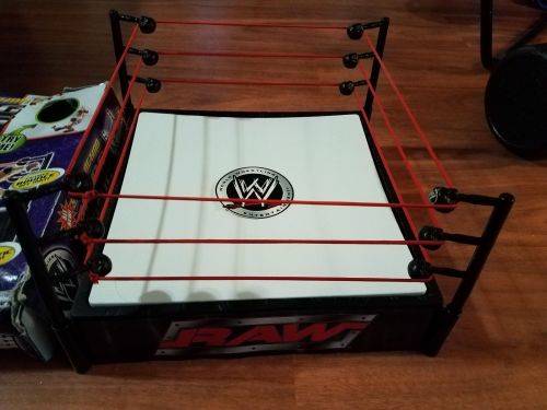 WWE Stunt Action Spring Wrestling Ring RAW SMACKDOWN! JAKKS Pacific 2007 Action Figure - mint in box