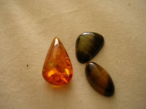 3 piece 1amber stones