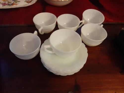 Milk glass teaset white