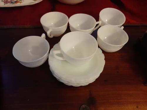 Milk glass teaset white