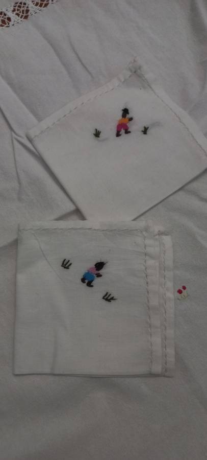 Hand embroidery table cloth vintage with servettes