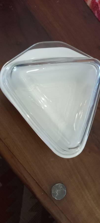 Pyrex triangle bowl with lid milk glass