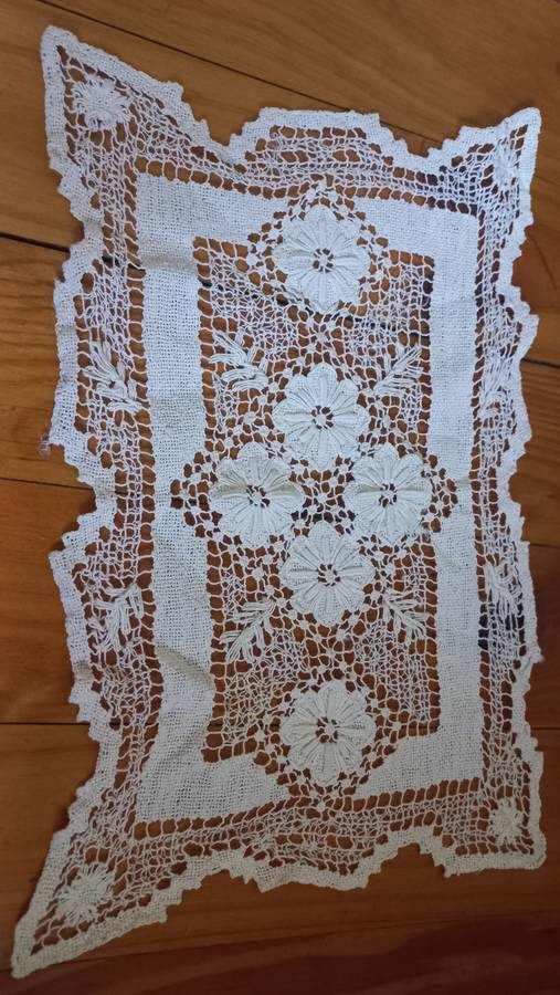 Vintage handmade lace cloth cream